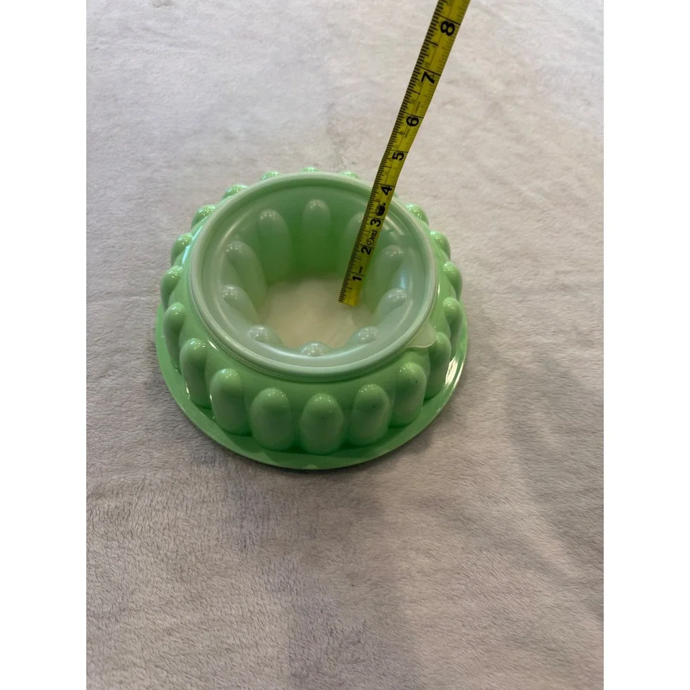 Tupperware Vintage Jel-N-Serve Jello Mold Mint Green Fluted Ring with Lid